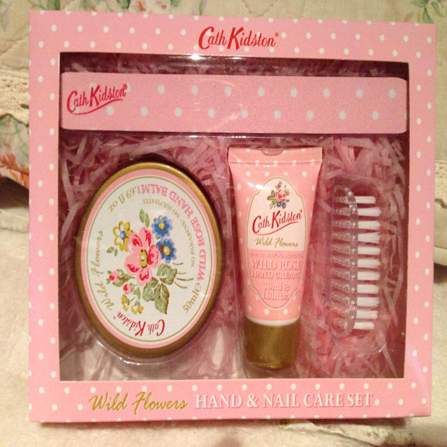 Cath Kidston(キャスキッドソン)のCath Kidstonネイルケアセット コスメ/美容のネイル(ネイルケア)の商品写真