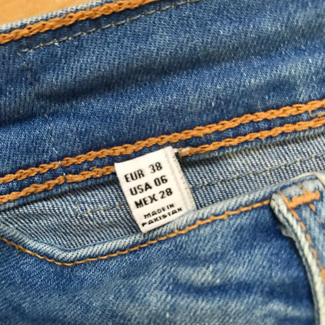 ZARA(ザラ)のカットオフデニム レディースのパンツ(デニム/ジーンズ)の商品写真