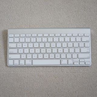 アップル(Apple)の[送料込み]Apple Wireless Keyboard US配列(PC周辺機器)