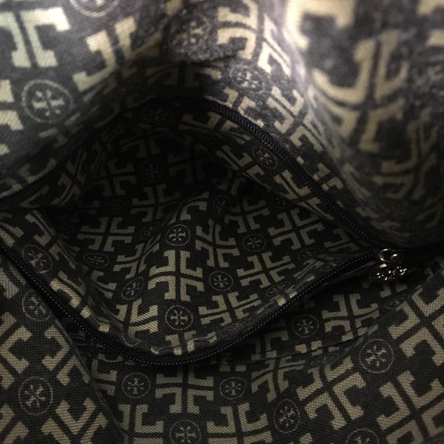 Tory Burch(トリーバーチ)の【美品】♡トリーバーチ 2wayバッグ ブラック レザー クロコ レディースのバッグ(ショルダーバッグ)の商品写真