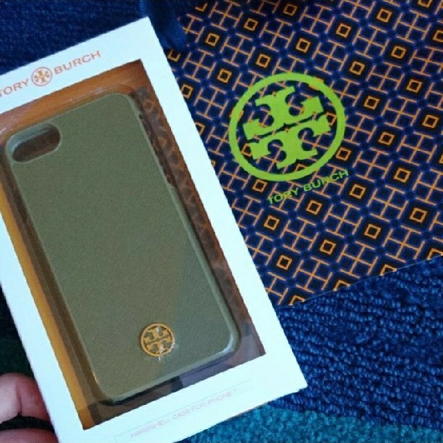 Tory Burch(トリーバーチ)の新品 Tory Burch iPhoneケース トリーバーチ スマホ/家電/カメラのスマホアクセサリー(モバイルケース/カバー)の商品写真