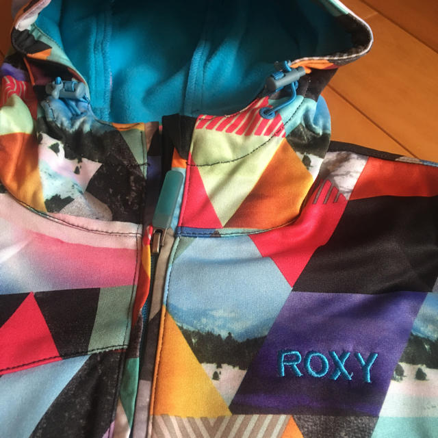 Roxy(ロキシー)の値下げ！ROXY  スノーレイヤー  ライトジャケット   XS   スポーツ/アウトドアのスポーツ/アウトドア その他(ウインタースポーツ)の商品写真