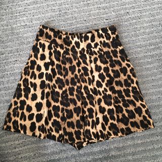 ザラ(ZARA)のZARA レオパード ショートパンツ(ショートパンツ)