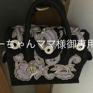 グレースコンチネンタル(GRACE CONTINENTAL)の限定レア物！カービングトライブスマルチビジュー刺繍(ハンドバッグ)