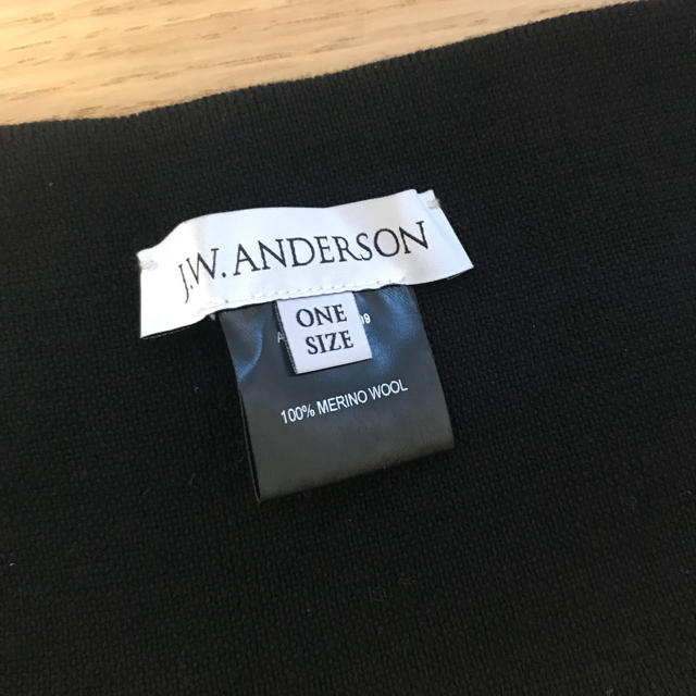 J.W.ANDERSON(ジェイダブリューアンダーソン)のざます様 専用 jwアンダーソン ネックバンド  美品 黒 メンズのファッション小物(ネックウォーマー)の商品写真