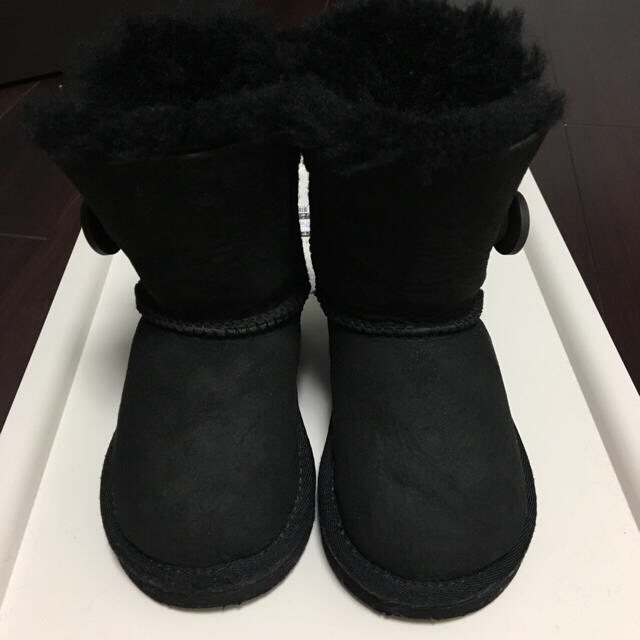 UGG(アグ)のsakura丸様専用☆UGG ムートンブーツ ブラック ベビー キッズ キッズ/ベビー/マタニティのベビー靴/シューズ(~14cm)(ブーツ)の商品写真