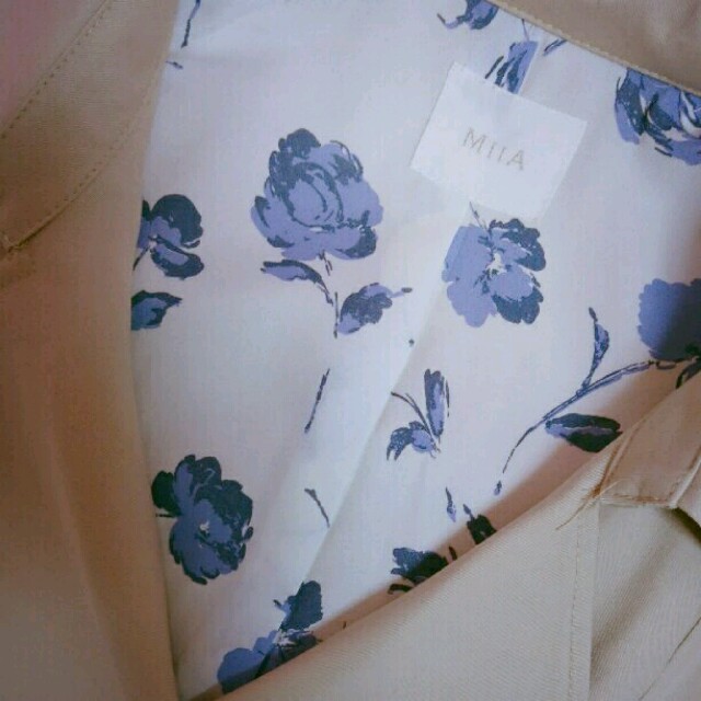 MIIA(ミーア)のMlIA 花柄スプリングコート レディースのジャケット/アウター(トレンチコート)の商品写真