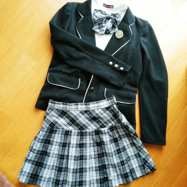 lovetoxic(ラブトキシック)のらむ様専用　LOVE  TOXIC♡Lスーツ キッズ/ベビー/マタニティのキッズ服女の子用(90cm~)(ドレス/フォーマル)の商品写真