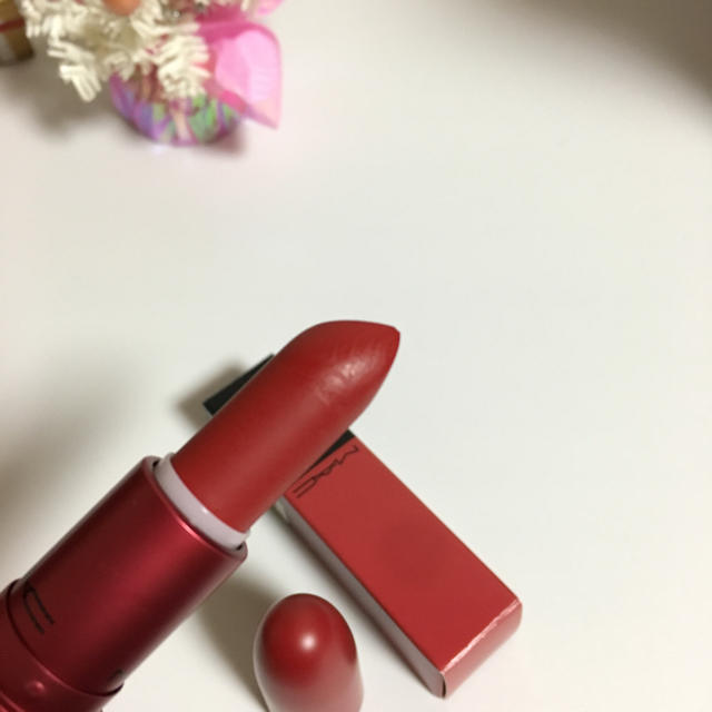 MAC(マック)の新品未使用 限定品 MAC 口紅 リップスティック Rubywoo M・A・C  コスメ/美容のベースメイク/化粧品(口紅)の商品写真