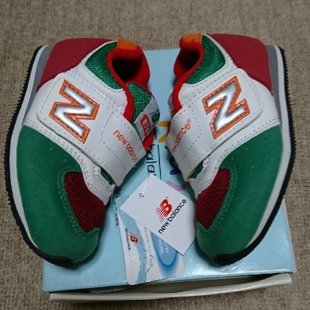 New Balance(ニューバランス)のニューバランス574 13.5㎝ 未使用タグ付き自宅保管 キッズ/ベビー/マタニティのベビー靴/シューズ(~14cm)(スニーカー)の商品写真