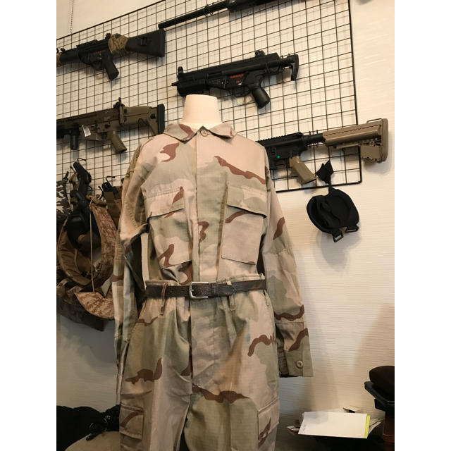 サバゲー アメリカ陸軍デザート迷彩服 セット エンタメ/ホビーのミリタリー(戦闘服)の商品写真