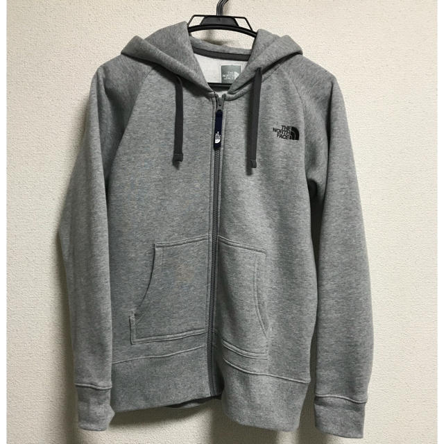 THE NORTH FACE(ザノースフェイス)の美品★ノースフェイス  ジップパーカー  グレー レディースL レディースのトップス(パーカー)の商品写真