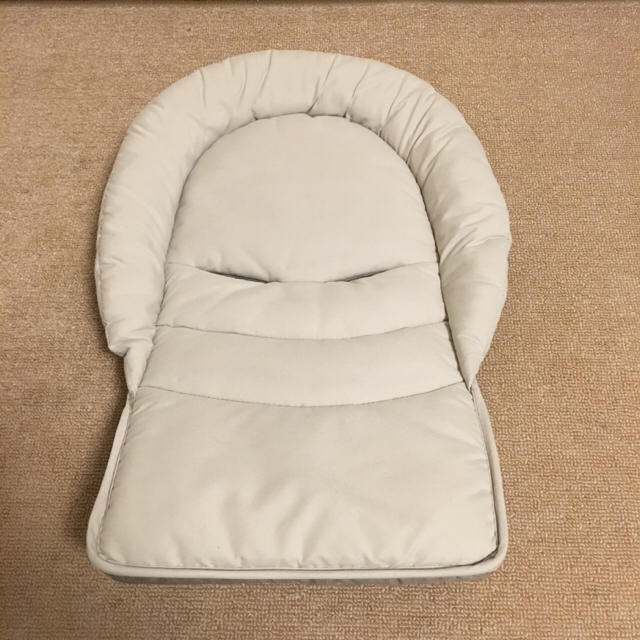 Stokke(ストッケ)の【超美品】STOKKE★ストッケ／純正インナークッション！使用少なく綺麗♪ キッズ/ベビー/マタニティの外出/移動用品(ベビーカー/バギー)の商品写真