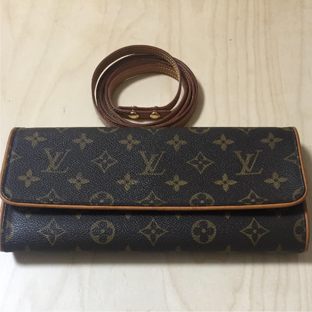 LOUIS VUITTON(ルイヴィトン)のルイヴィトン  モノグラム ポシェットツインGM レディースのバッグ(ショルダーバッグ)の商品写真