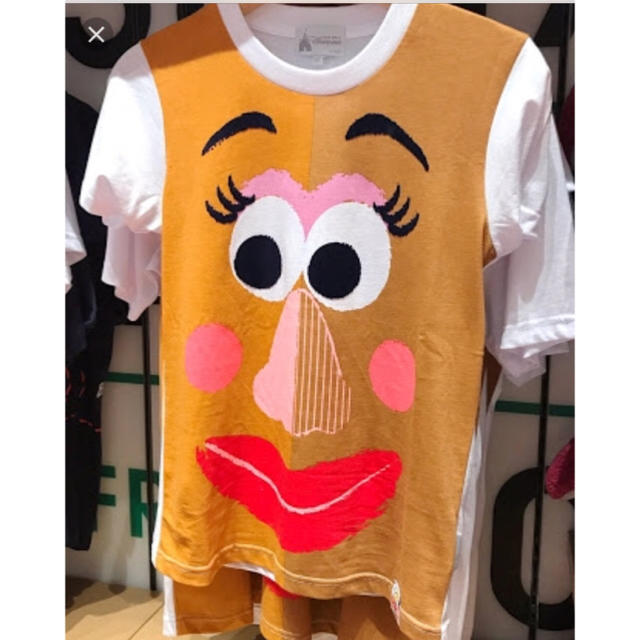 Disney(ディズニー)の香港ディズニー Tシャツ エンタメ/ホビーのおもちゃ/ぬいぐるみ(キャラクターグッズ)の商品写真