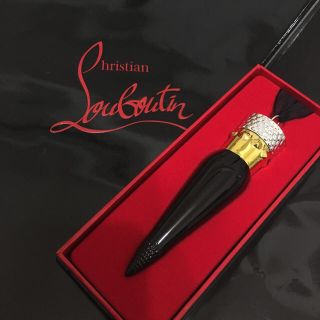 クリスチャンルブタン(Christian Louboutin)の《Christian Louboutin》シルキーサテンルージュ(口紅)