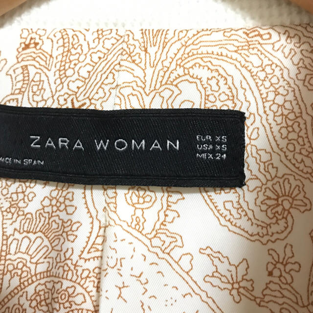 ZARA(ザラ)の【美品】ZARA白ジャケットXS(日本サイズは小さめのM)/ホワイト/フォーマル レディースのジャケット/アウター(テーラードジャケット)の商品写真