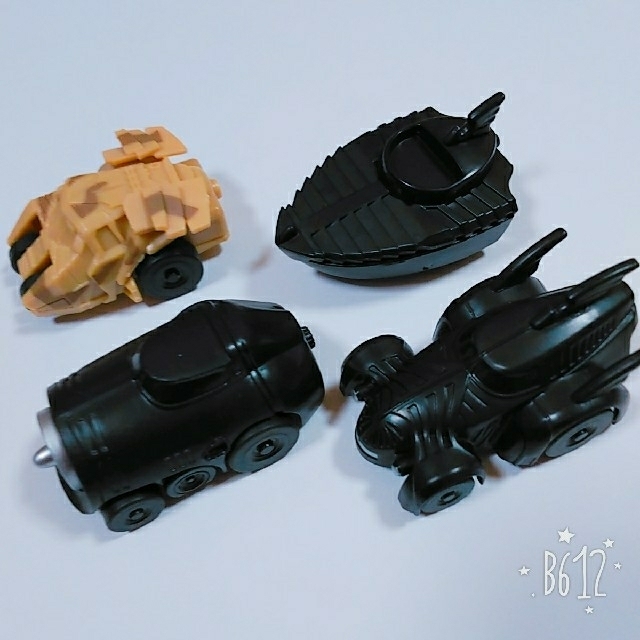 サントリー(サントリー)のバットマン ビークルコレクション プルバックカー4種類 エンタメ/ホビーのおもちゃ/ぬいぐるみ(ミニカー)の商品写真