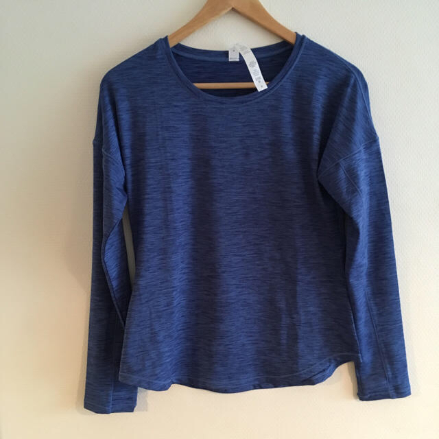 lululemon(ルルレモン)の値下げ！lululemon T-shirt size4 *outlet* スポーツ/アウトドアのトレーニング/エクササイズ(ヨガ)の商品写真