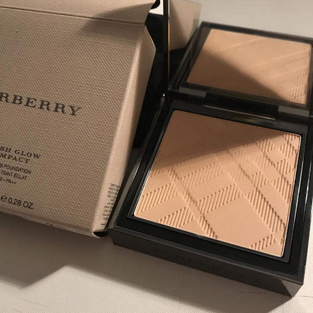 BURBERRY(バーバリー)のバーバリー フレッシュグロウ コンパクト 10 コスメ/美容のベースメイク/化粧品(ファンデーション)の商品写真