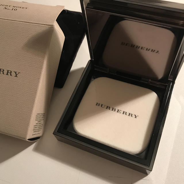 BURBERRY(バーバリー)のバーバリー フレッシュグロウ コンパクト 10 コスメ/美容のベースメイク/化粧品(ファンデーション)の商品写真