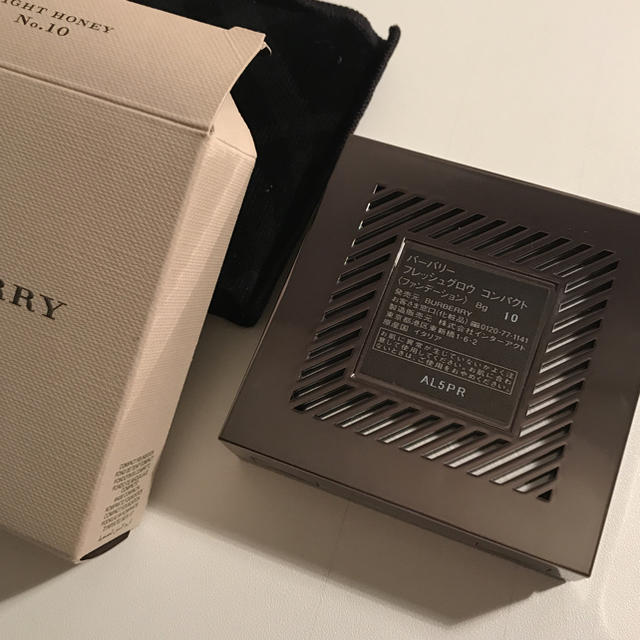 BURBERRY(バーバリー)のバーバリー フレッシュグロウ コンパクト 10 コスメ/美容のベースメイク/化粧品(ファンデーション)の商品写真