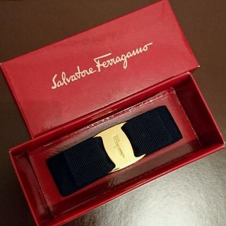 サルヴァトーレフェラガモ(Salvatore Ferragamo)のフェラガモ♡バレッタ♡ネイビー(バレッタ/ヘアクリップ)