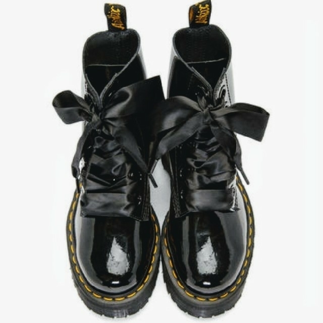 Dr Martens 黒リボン シューレース 靴紐の通販 By Rn S Shop ドクターマーチンならラクマ