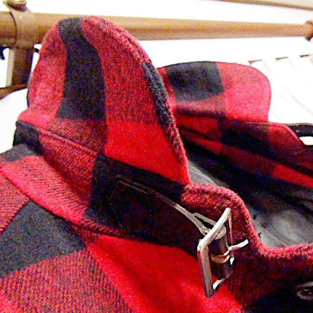 grnのハーフコート（Ｌ）赤、黒チェック　　あらし様専用 メンズのジャケット/アウター(ステンカラーコート)の商品写真