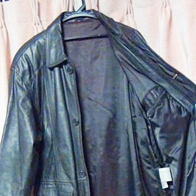 イタリアラム使用のハーフコート（LL) ブラック レザージャケット