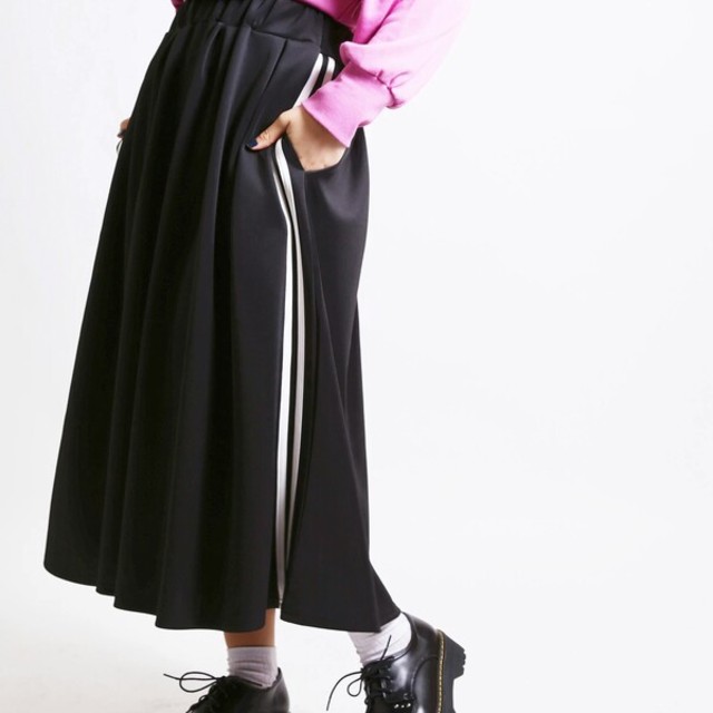 WEGO(ウィゴー)のサイドラインジャージロングスカート レディースのスカート(ロングスカート)の商品写真