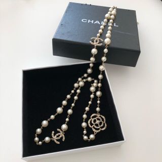 シャネル(CHANEL)のCHANELカメリアロングパールネックレス/本物シャネルパーティーccココマーク(ネックレス)