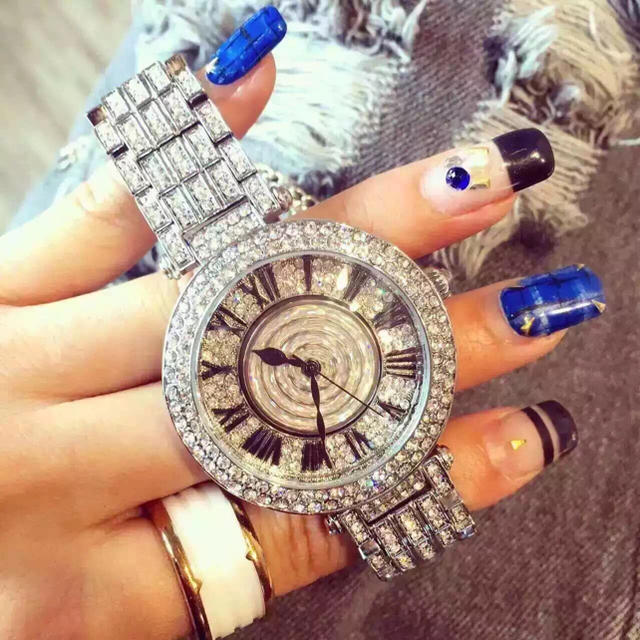 素晴らしい外見 アンコキーヌ ブリラミコ グルグル時計 moery - 腕時計 
