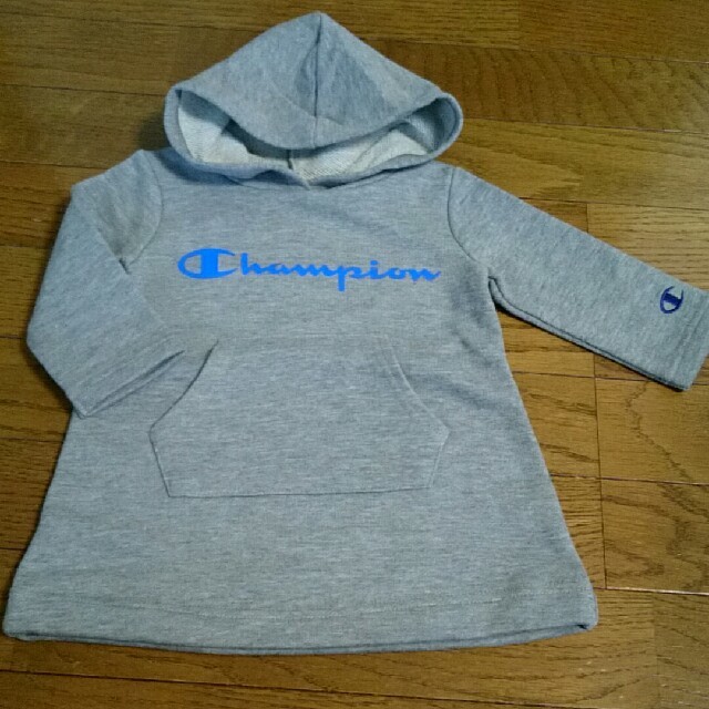 Champion(チャンピオン)のチャンピオン  スウェットワンピース  新品 キッズ/ベビー/マタニティのベビー服(~85cm)(ワンピース)の商品写真