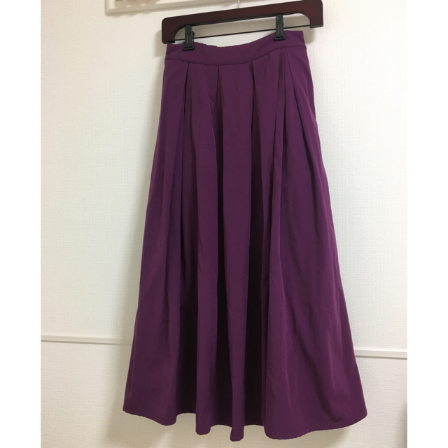 LOWRYS FARM(ローリーズファーム)のローリーズファーム タックミディスカート パープル 紫  レディースのスカート(ロングスカート)の商品写真