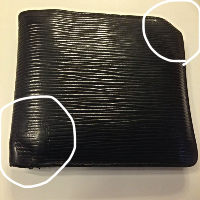 LOUIS VUITTON(ルイヴィトン)のルイヴィトン♡エピ2つ折り財布 レディースのファッション小物(財布)の商品写真