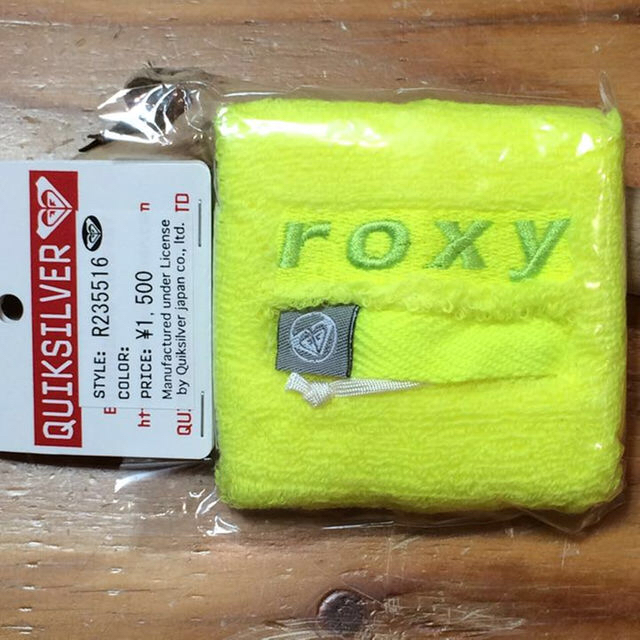 Roxy(ロキシー)の新品★ROXY【ロキシー】リストバンド レディースのファッション小物(その他)の商品写真