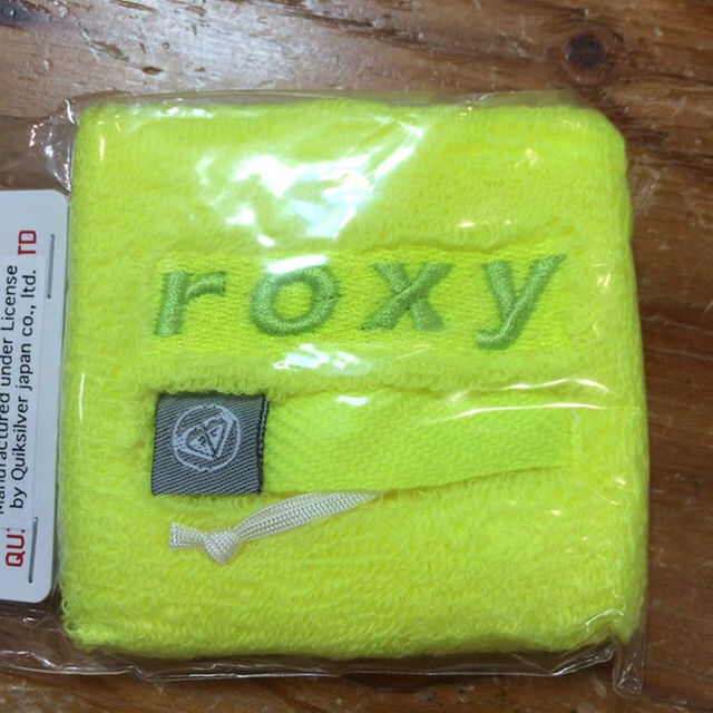 Roxy(ロキシー)の新品★ROXY【ロキシー】リストバンド レディースのファッション小物(その他)の商品写真