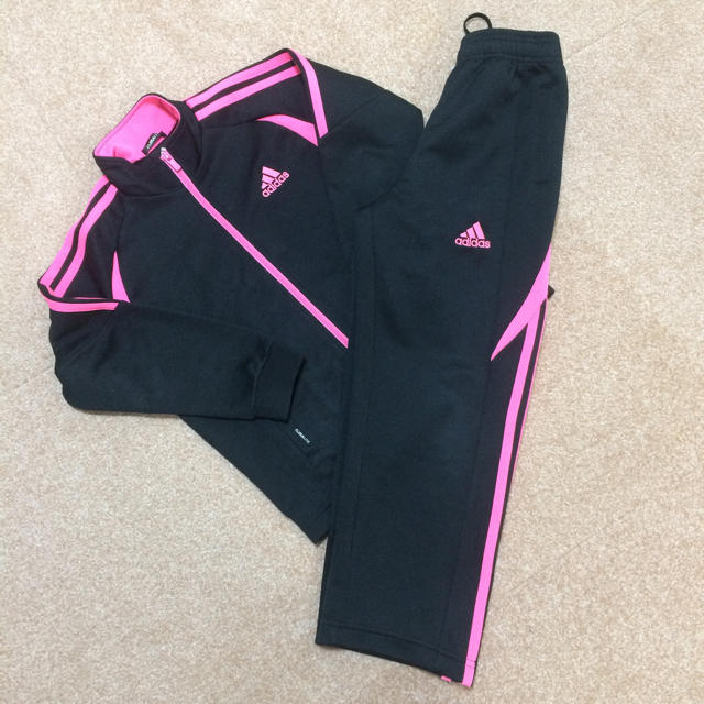 adidas(アディダス)のadidas  ジャージ上下  120センチ キッズ/ベビー/マタニティのキッズ服女の子用(90cm~)(その他)の商品写真