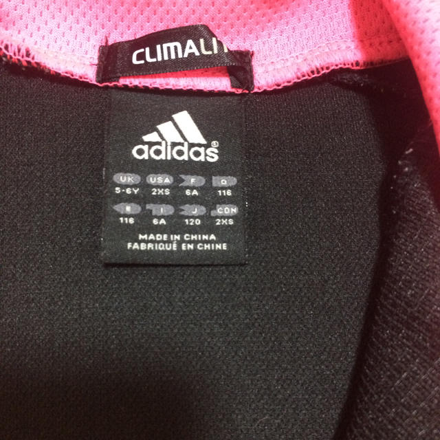 adidas(アディダス)のadidas  ジャージ上下  120センチ キッズ/ベビー/マタニティのキッズ服女の子用(90cm~)(その他)の商品写真