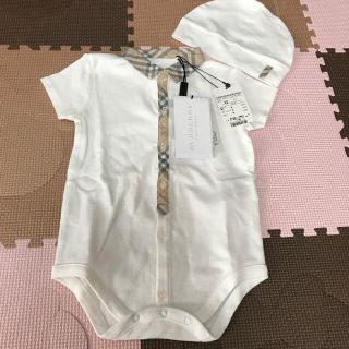 BURBERRY - 新品タグつき バーバリー ロンパース 帽子 セット 80の通販