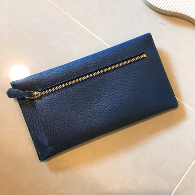 しいお PRADA PRADA 長財布の通販 by ⚠️発送は12月2日以降となります