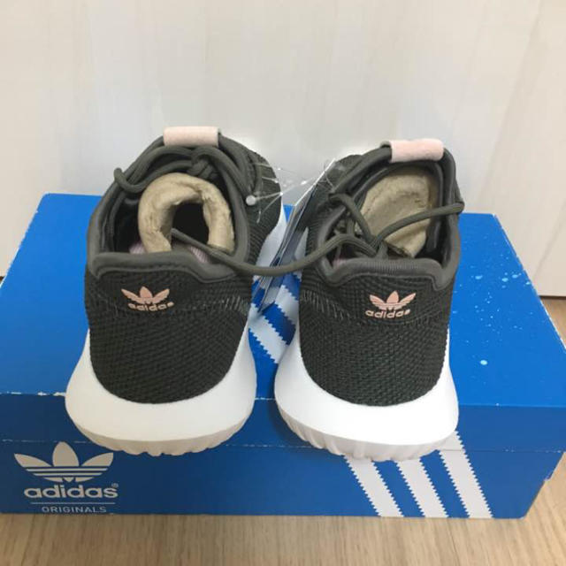 adidas(アディダス)の新品‼︎ アディダスオリジナルス チュブラー  シャドウ グリーン 23.0cm レディースの靴/シューズ(スニーカー)の商品写真