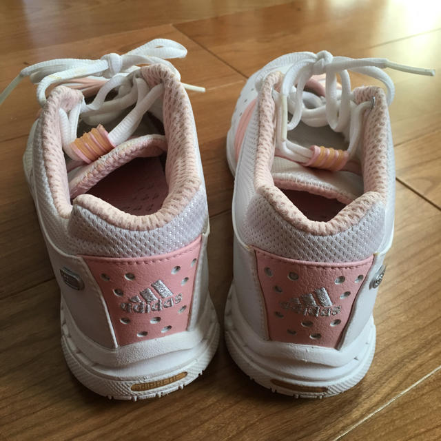 adidas - アディダスadidas 白レザースニーカー/女性24cm US7 ピンク3 ...