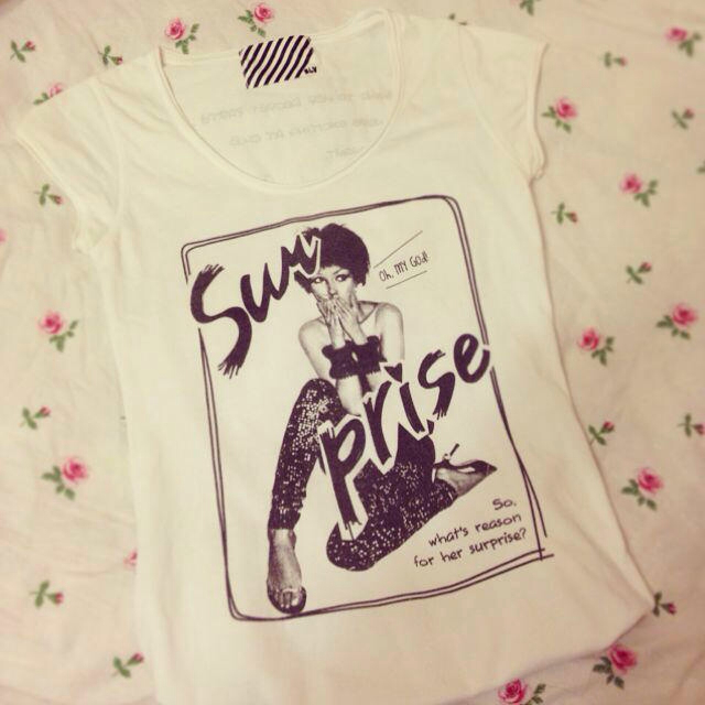 SLY(スライ)のSLY surprise tee レディースのトップス(Tシャツ(半袖/袖なし))の商品写真