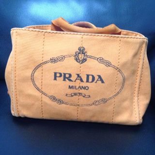 プラダ(PRADA)の使い易いプラダのカナパ♡(ハンドバッグ)