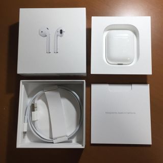 アップル(Apple)のアップル AirPods イヤホン ‑ インナーイヤー型 MMEF2J/A(ヘッドフォン/イヤフォン)