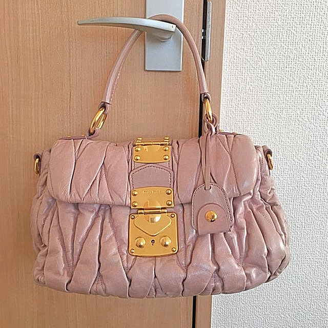 miumiu♡正規店購入♡16万♡ハンドバッグ♡鍵、ショルダーベルト付き♡