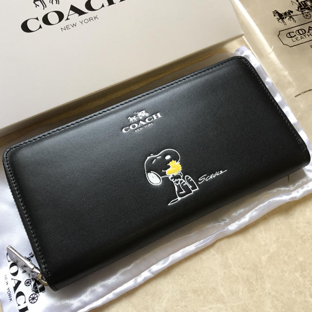 COACH(コーチ)の年末セール中 coach 長財布 スヌーピー 黒 コーチ 新品 アウトレット レディースのファッション小物(財布)の商品写真