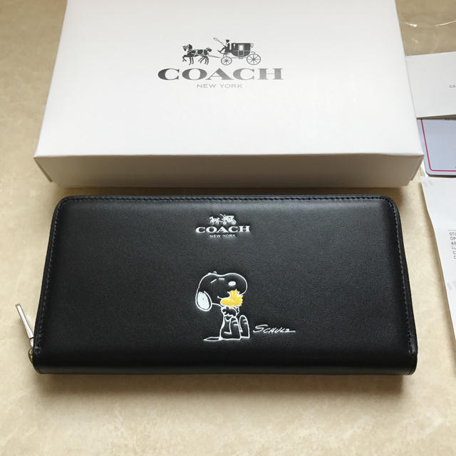 COACH(コーチ)の年末セール中 coach 長財布 スヌーピー 黒 コーチ 新品 アウトレット レディースのファッション小物(財布)の商品写真